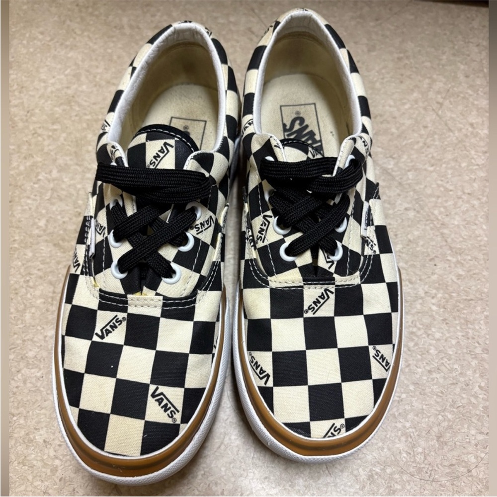 Vans checkered stacked era W/Blk Laces!